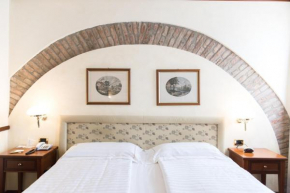 Отель Hotel Dei Medaglioni  Корреджо